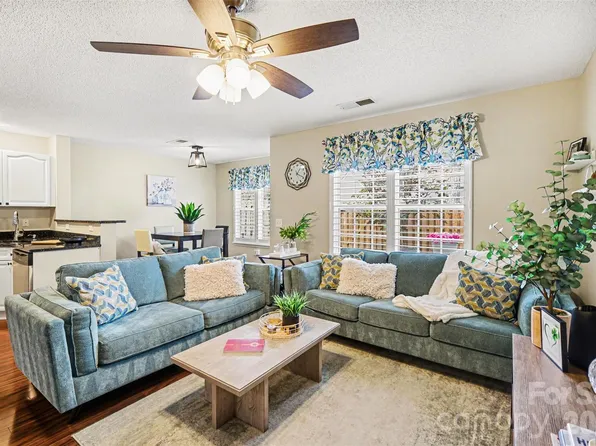9725 Mattforest Cir, Charlotte, NC 28277