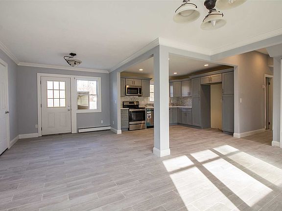 3rd image of 25 Stratler Dr
