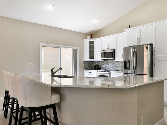 2nd image of 4863 Tropical Garden Dr