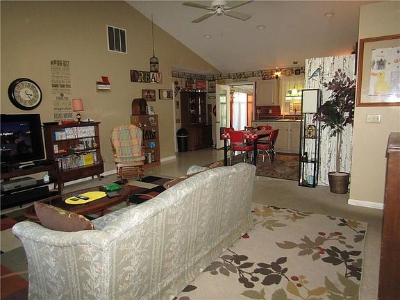 4th image of 224 Spurgeon Dr