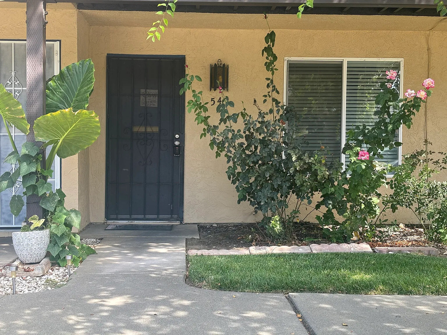 2 bed, 1.5 bath, 1008 sqft, $1,900 — Photo 2