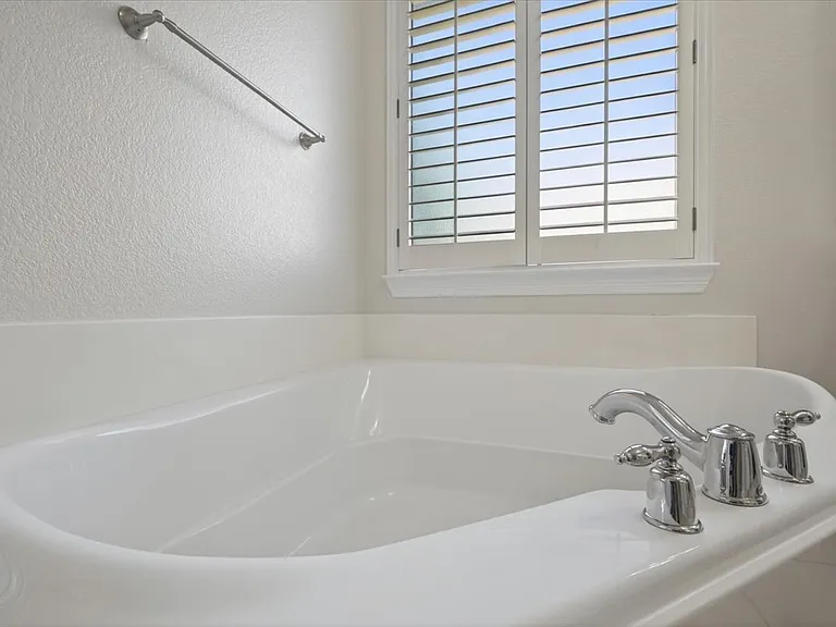 14668 Blakehill Dr — Photo 59
