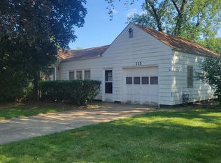 715 Bent St, Elgin, IL 60120