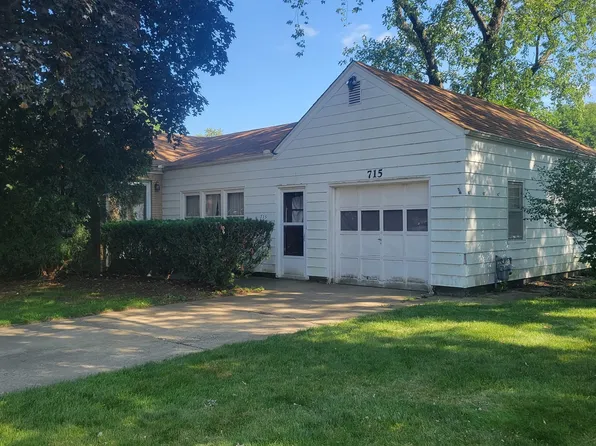 715 Bent St, Elgin, IL 60120