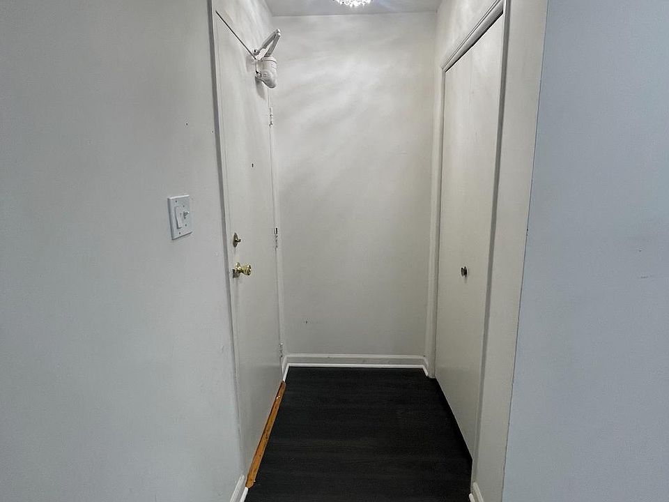 Entrance; Closet