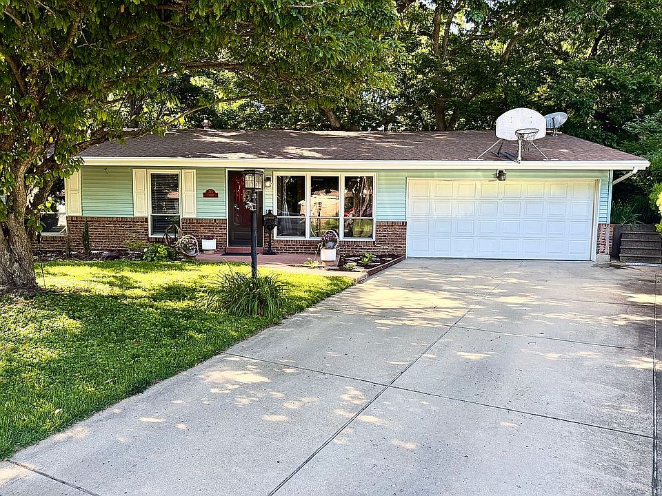 1st image of 315 Emilie St