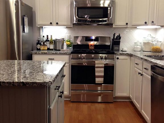 3rd image of 129 W Hillside Dr