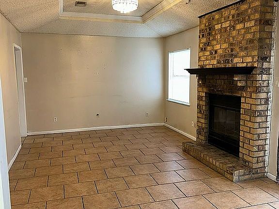 4th image of 2330 Somerset St