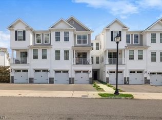 121 Sequoia Dr, Cedar Grove, NJ 07009