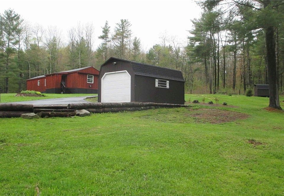 1st image of 385 Lyon Rd