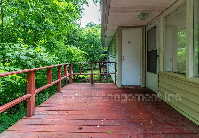 126 Wellington Cir — Photo 21