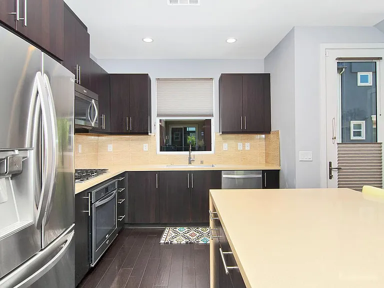 7921 Modern Oasis Dr — Photo 9