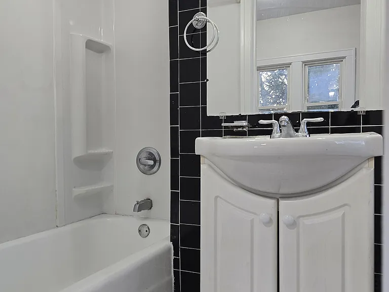 10 Lawndale St #2 — Photo 17