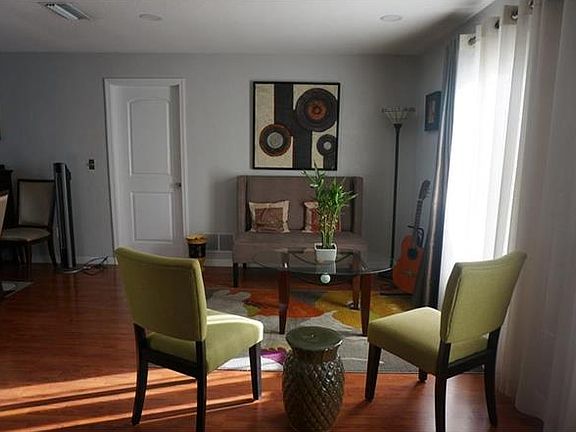 4th image of 751 Jena Dr