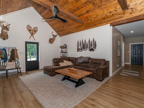 5th image of 105 Dogwood Cir