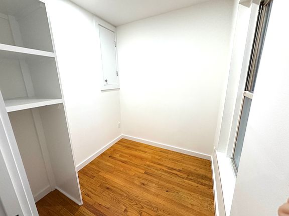 5th image of 206 Thompson St #3