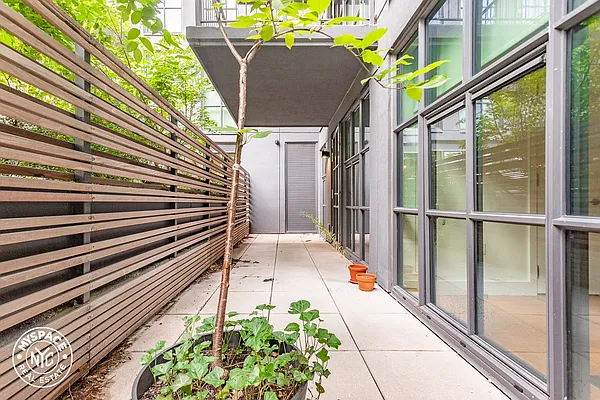 Rented by MySpaceNYC | media 11