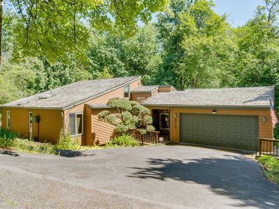 6136 SW Barnes Rd, Portland, OR, 97221