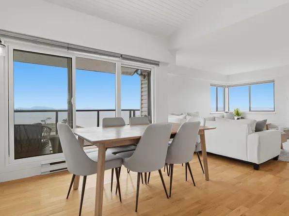 15041 Prospect Ave #301, White Rock, BC V4B 2B5