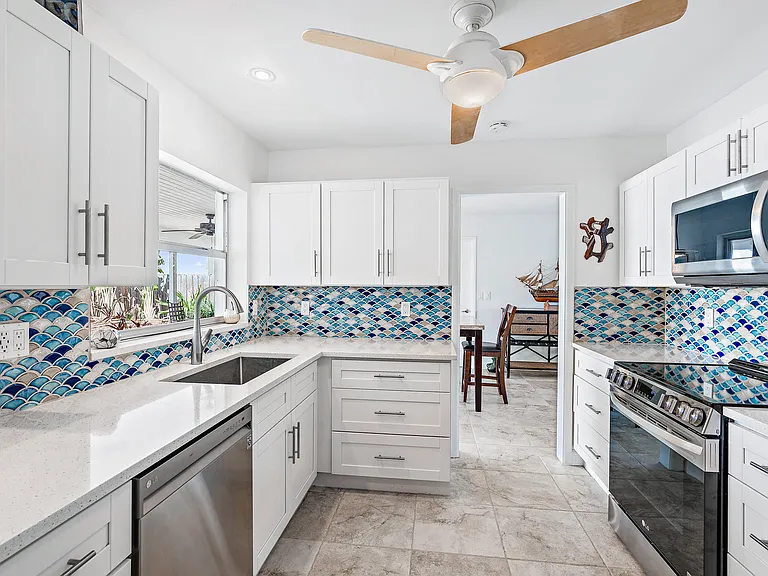 733 Waterway Dr — Photo 9