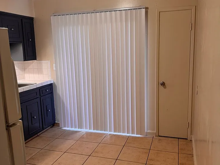 1115 W Simpson Ave — Photo 11