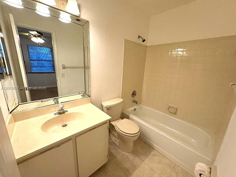 9120 NW 40th St #18 — Photo 10