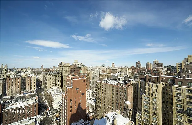 Sold by Warburg | media 36