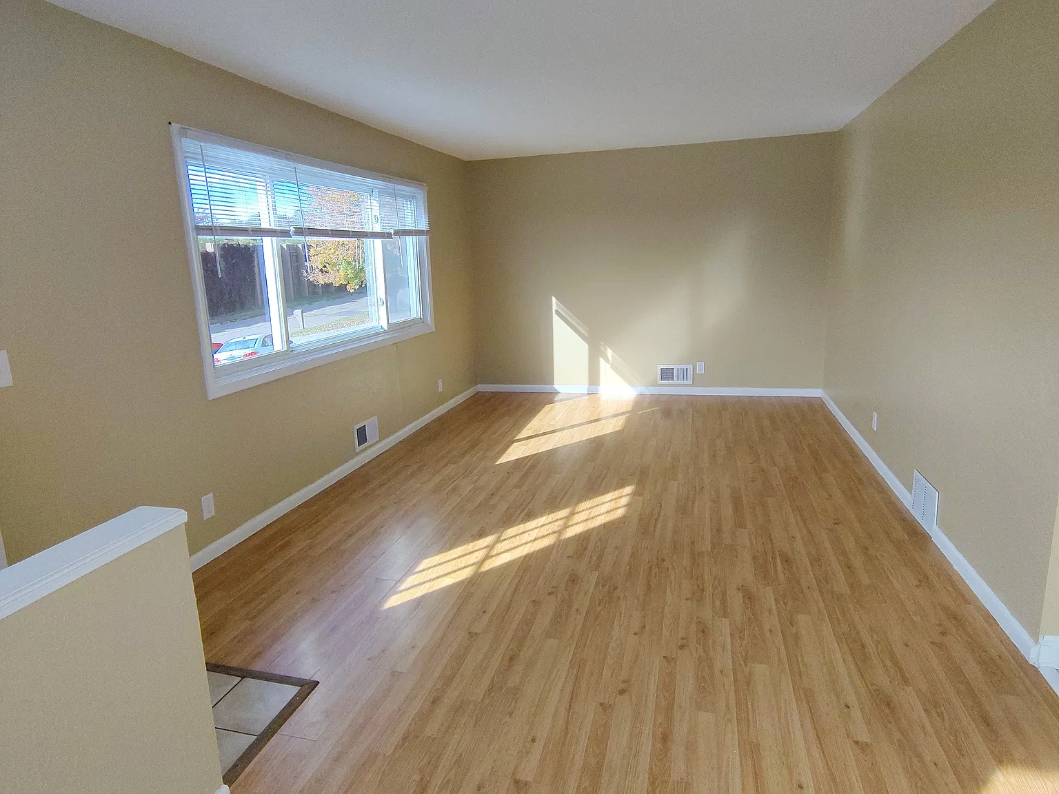 3 bed, 1150 sqft, $2,200 — Photo 2