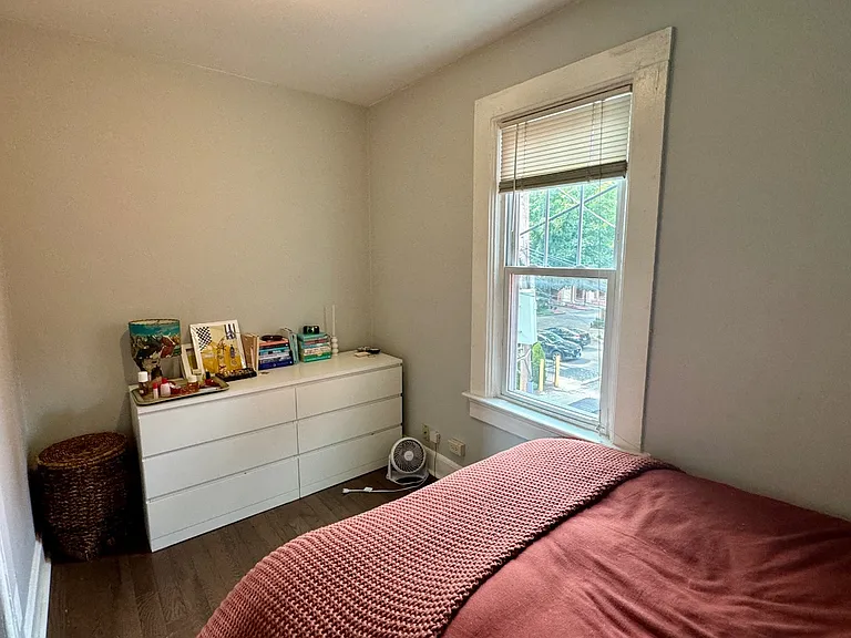 2552 N Southport Ave #2R — Photo 13