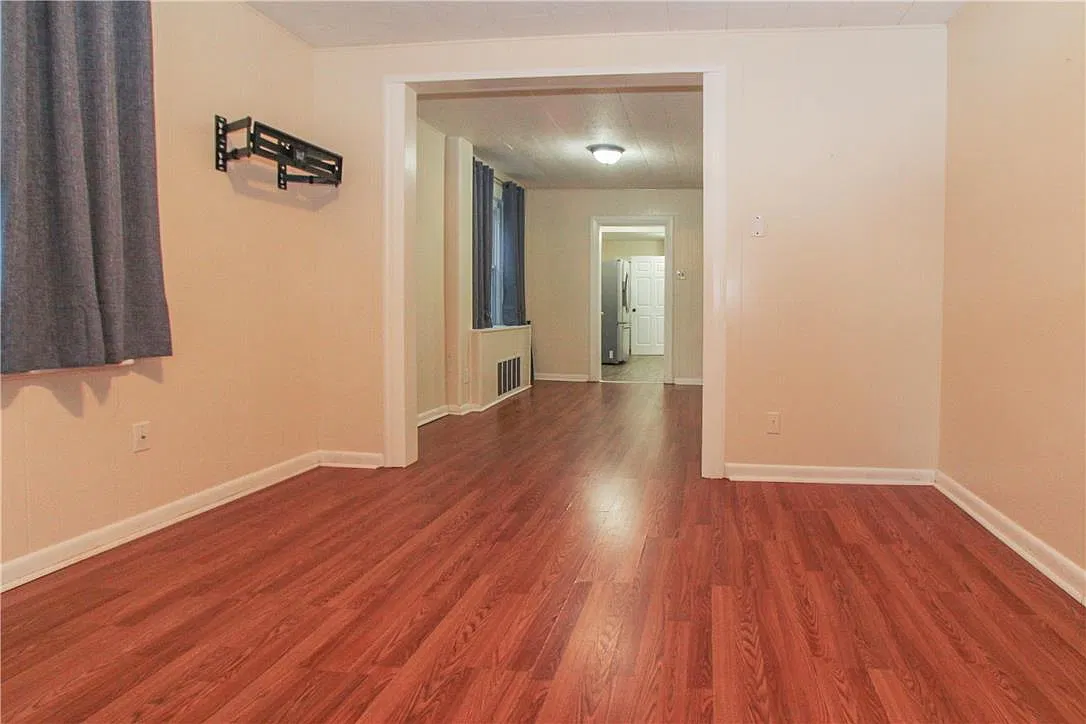 3 bed, 1.5 bath, 1512 sqft, $1,800 — Photo 3