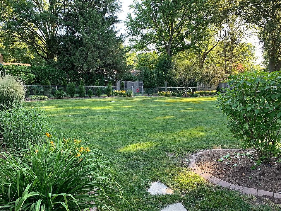 2nd image of 2143 Huntleigh Rd