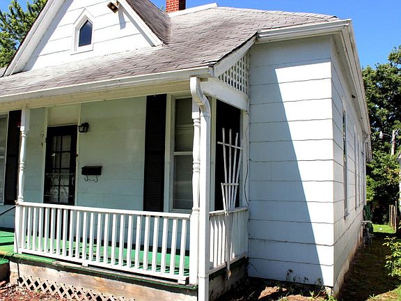 Closer View of Front Porch Area