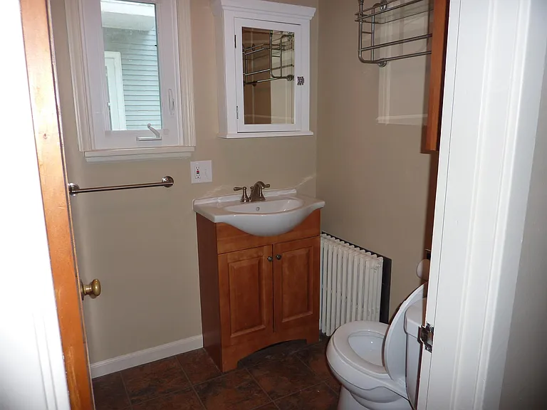 214 N College St — Photo 7