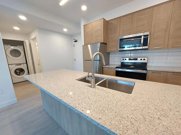 494 Goldstream Ave — Photo 29