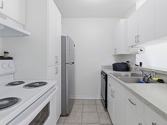 4th image of 1020 W McNeese St APT 10B