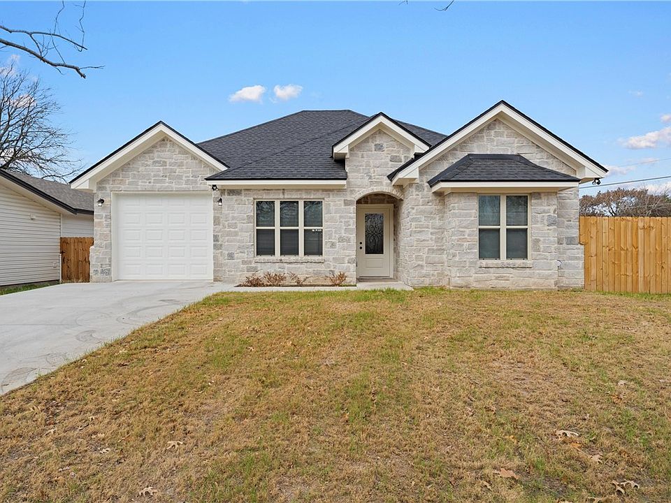 1st image of 107 Alamo Dr