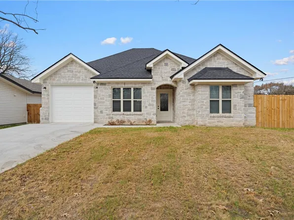 107 Alamo Dr, McGregor, TX 76657