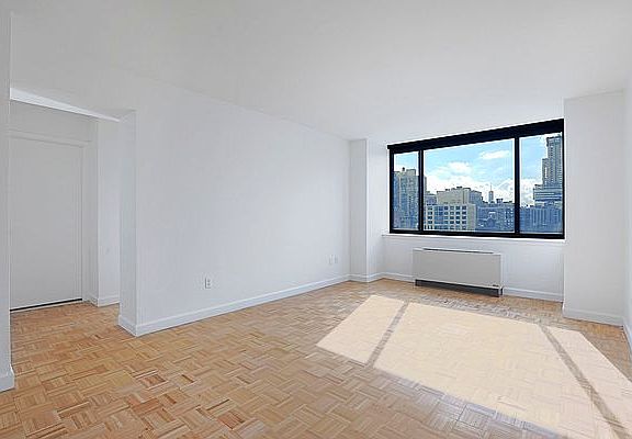 3rd image of 420 W 42nd St APT 8D