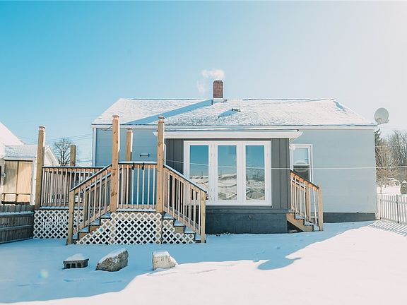 3rd image of 455 Maple Ave
