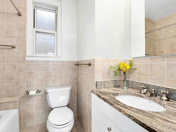 5th image of 320 E 57th St APT 14A