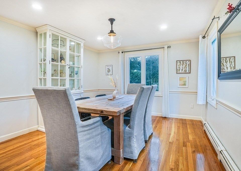 1st image of 52 Strawberry Ln