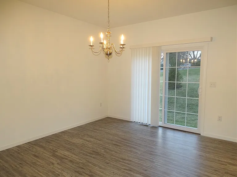 12 Glenbrook Ct — Photo 6