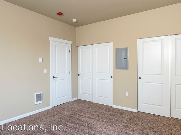 5th image of 1000 Fern St SW Unit F305