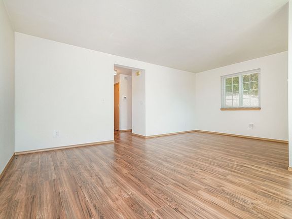 2nd image of 3738 S Perry St