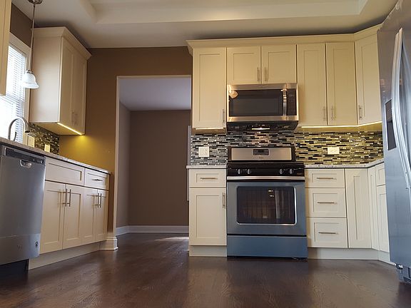 3rd image of 15533 Badger Ln