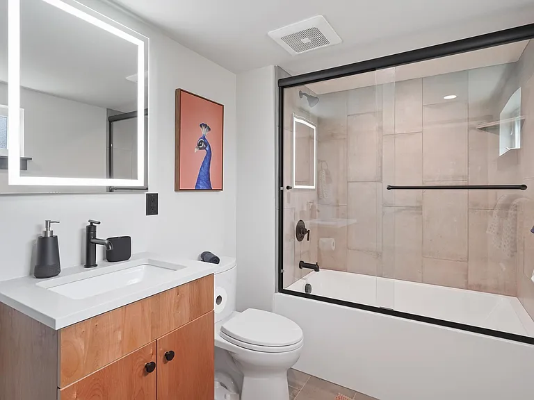36 SW Roosevelt Ave #2 — Photo 16