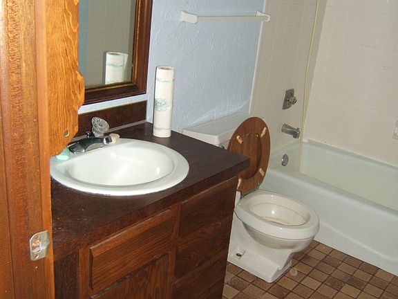 5th image of 10374 Newport Dr
