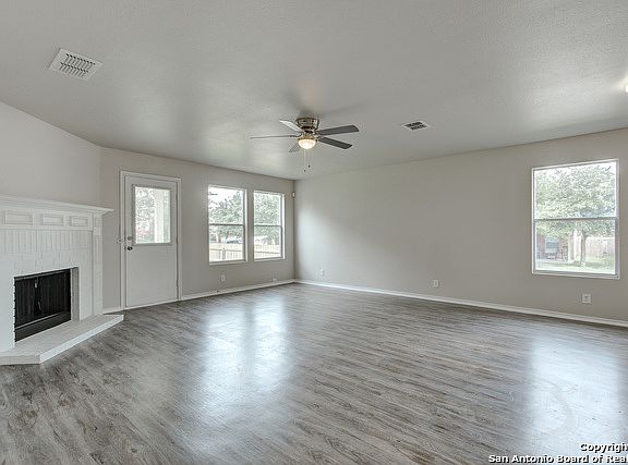 4th image of 11726 Oakbrooke Hl