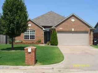 1037 Cambridge Ct, Moore, OK 73160