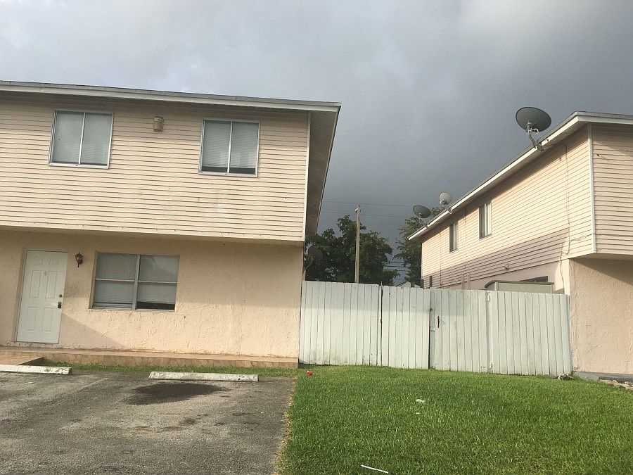 2nd image of 15 NE 12th Ave #15